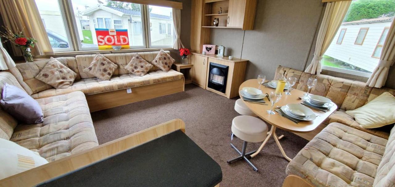 Cosy Caravan In Rhyl North Wales Eksteriør bilde